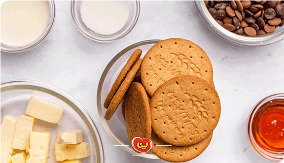 کیک شکلاتی یخچالی