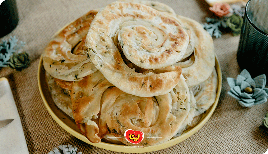 طرز تهیه نان لایهای پنیری